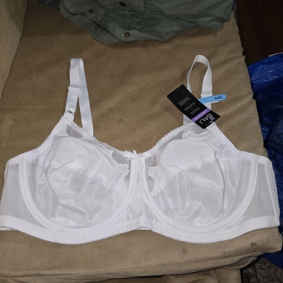 Bali Classic Support Full Coverage Fit Smoothing Bra SIZE 44C NWT - Picture 4 of 11